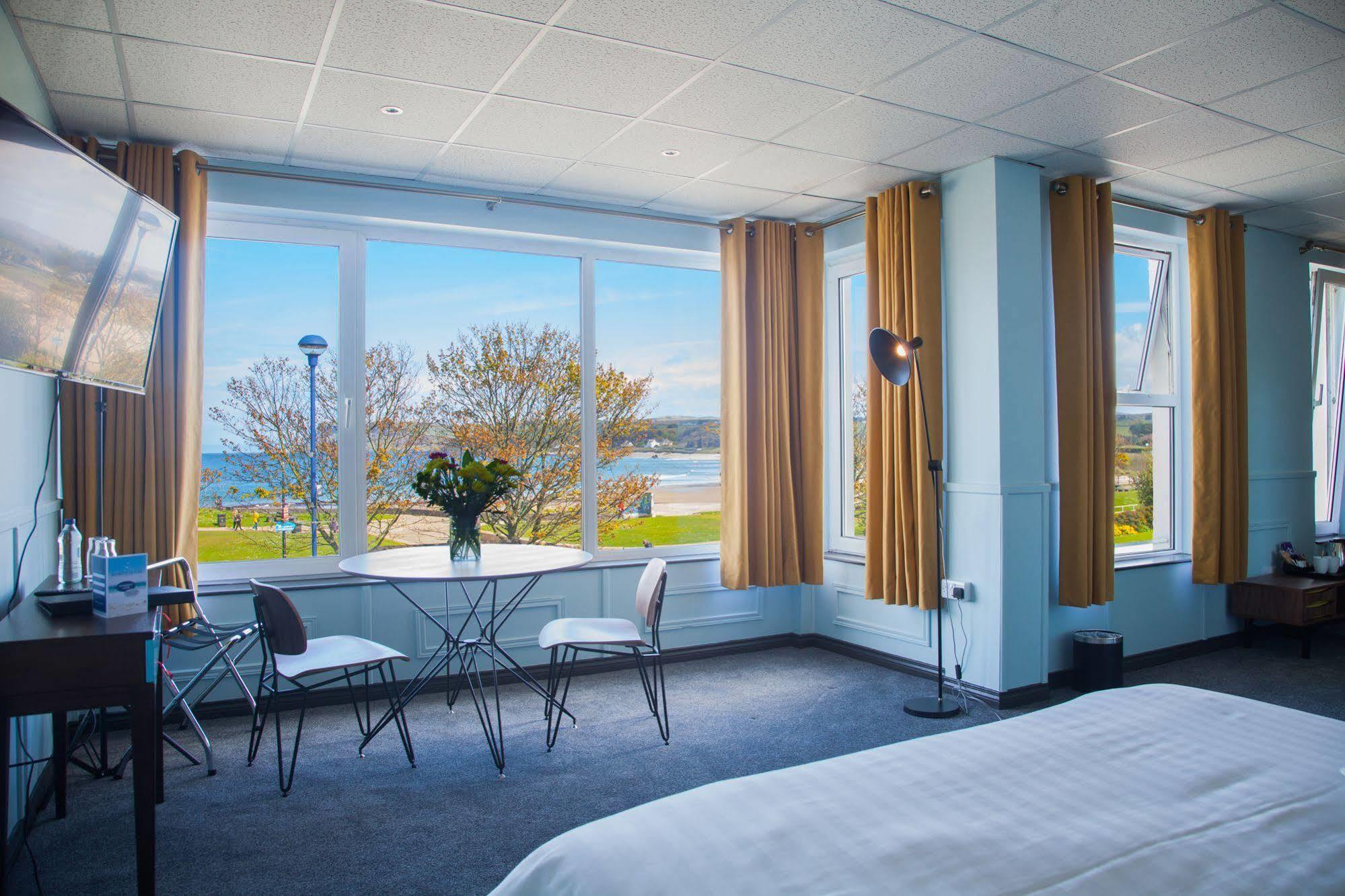 Marine Hotel Ballycastle Eksteriør billede
