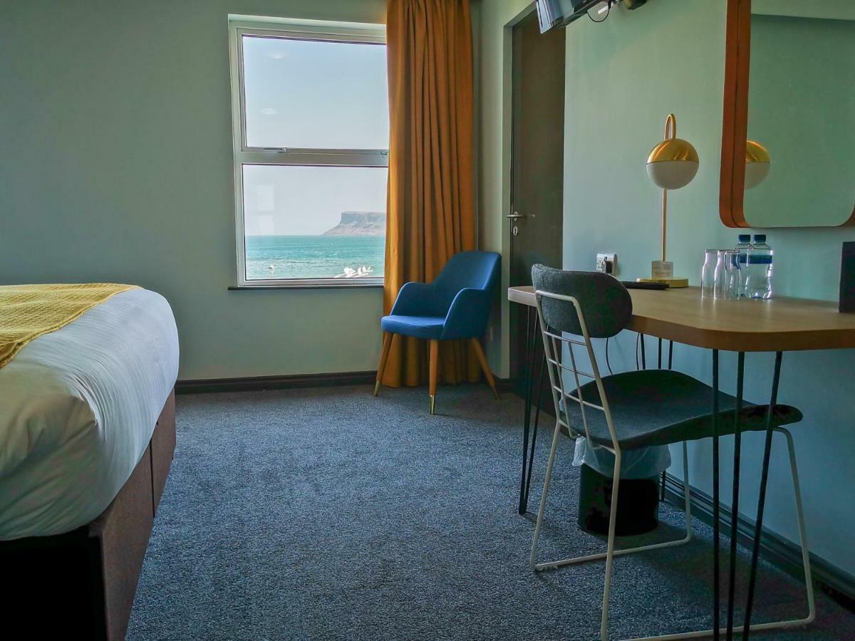 Marine Hotel Ballycastle Eksteriør billede